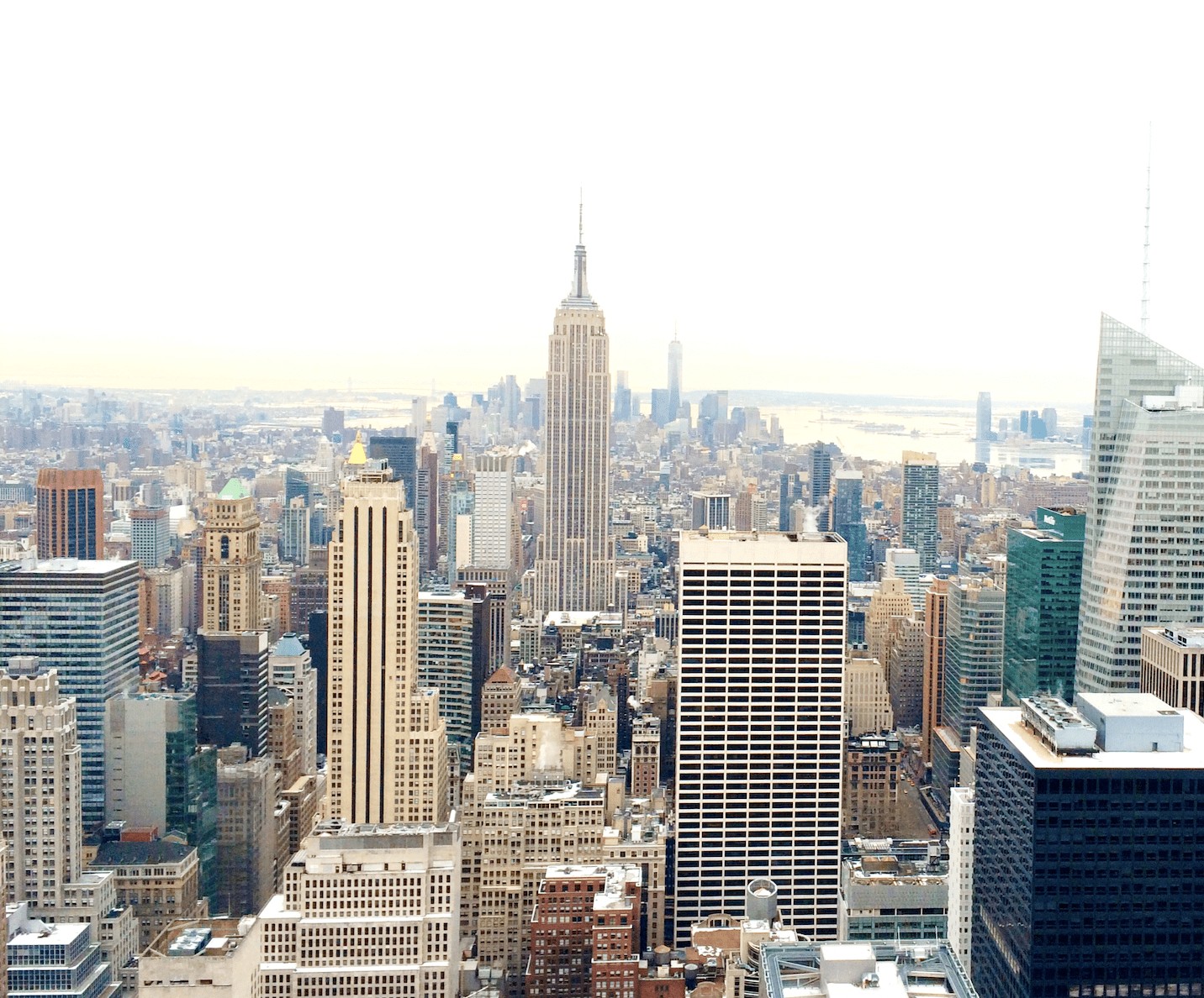 Breathtaking view from Top of the Rock, perfect for first-time visitors.