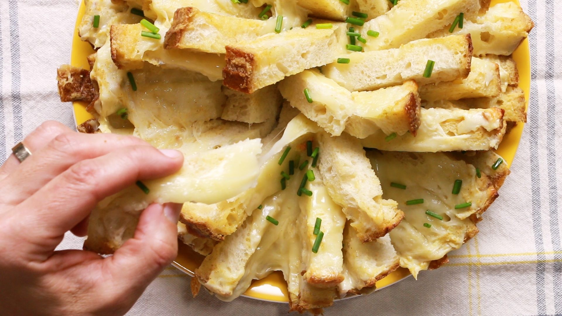 Party Cheese Bread