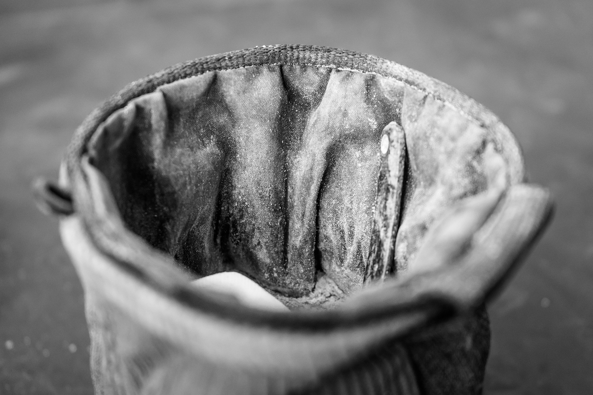 black-and-white-chalk-bag