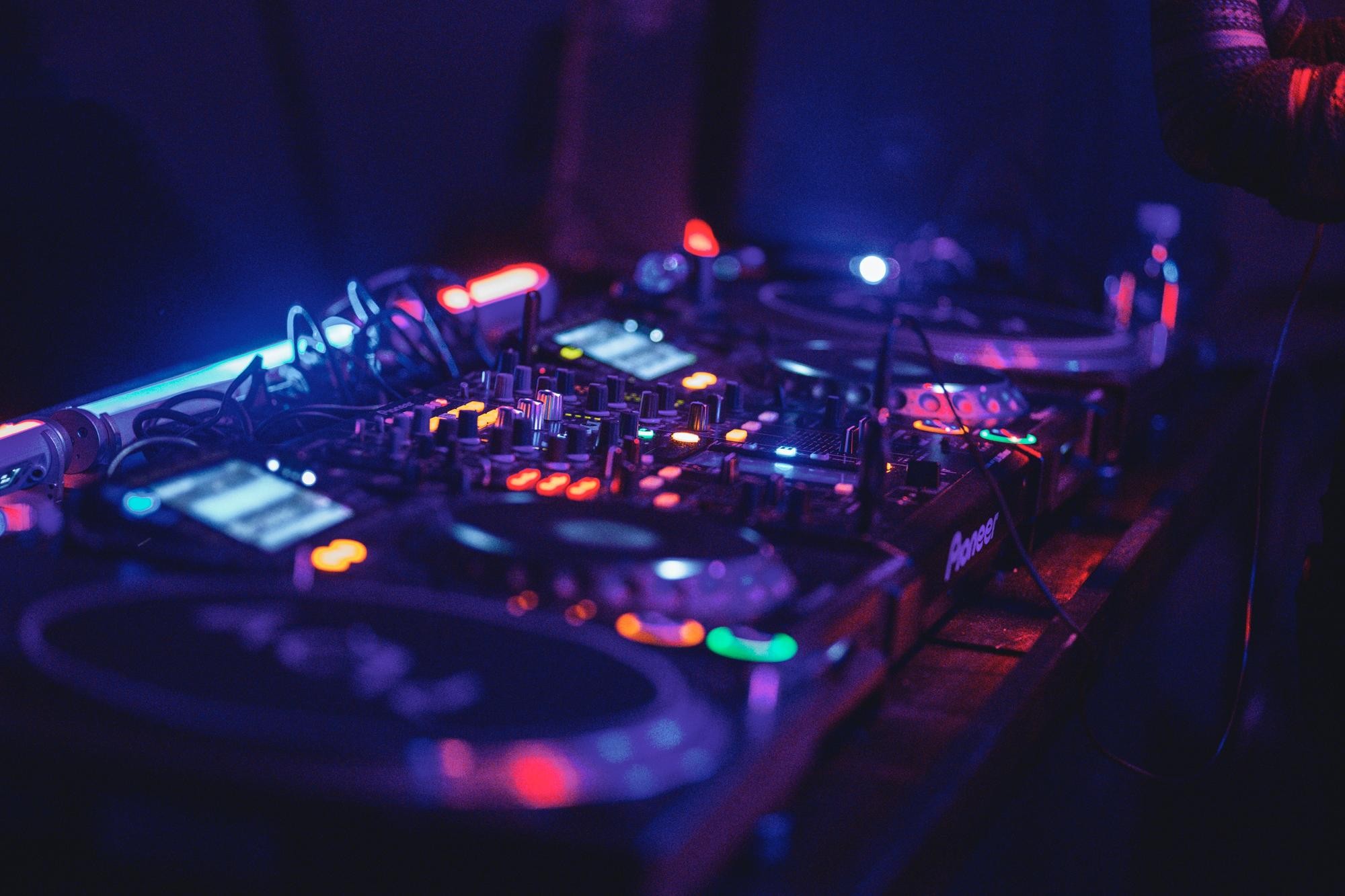 Producer in Studio