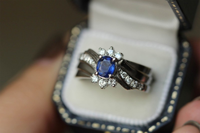 Blue sapphire engagement ring