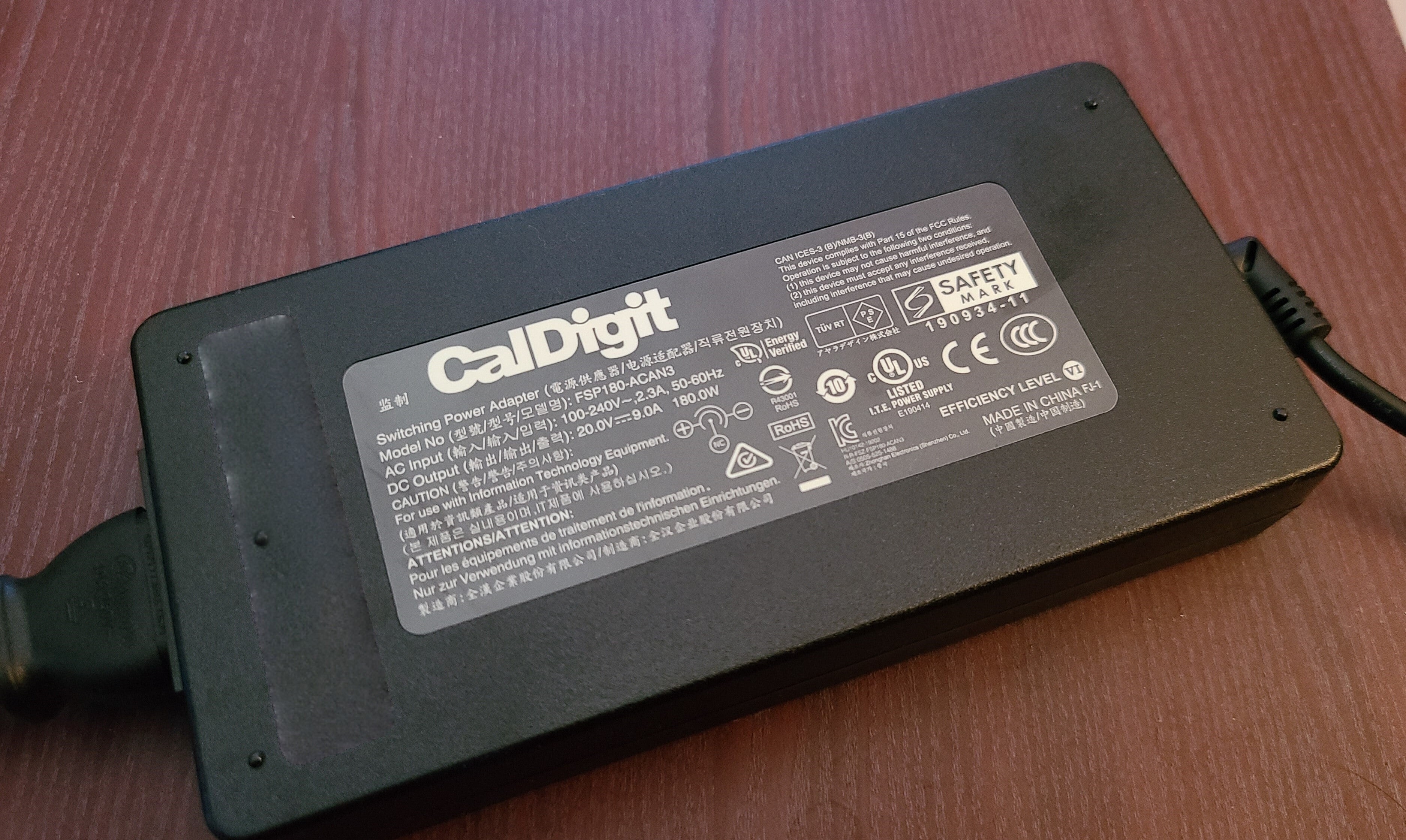 Power supply for a powered Thunderbolt dock